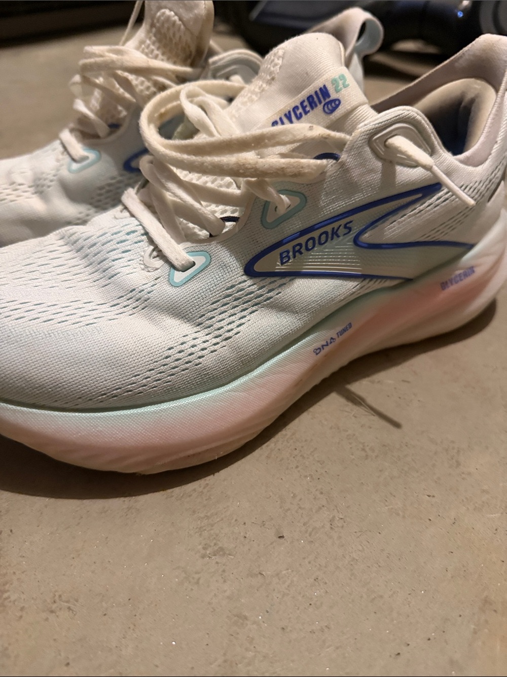 Brooks Women’s Glycerin 22 White Running Shoes with Light Blue Accents